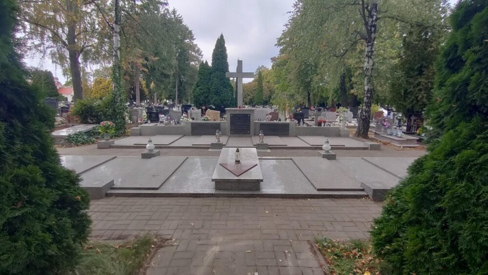 Łukasz groby [1600x1200]