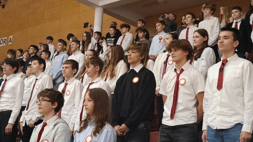 Listopad 2025 (2) [1600x1200]